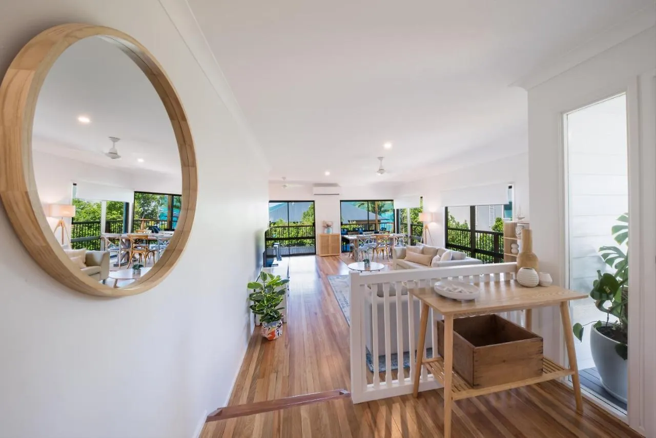 Beach House On Main- Airlie Beach