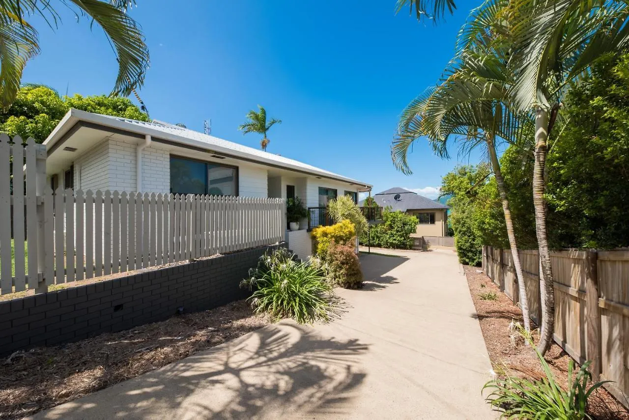 Beach House On Main- Airlie Beach Holiday home
